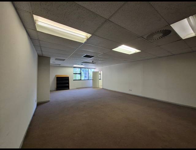 100M² OFFICE TO LET IN ROSEBANK